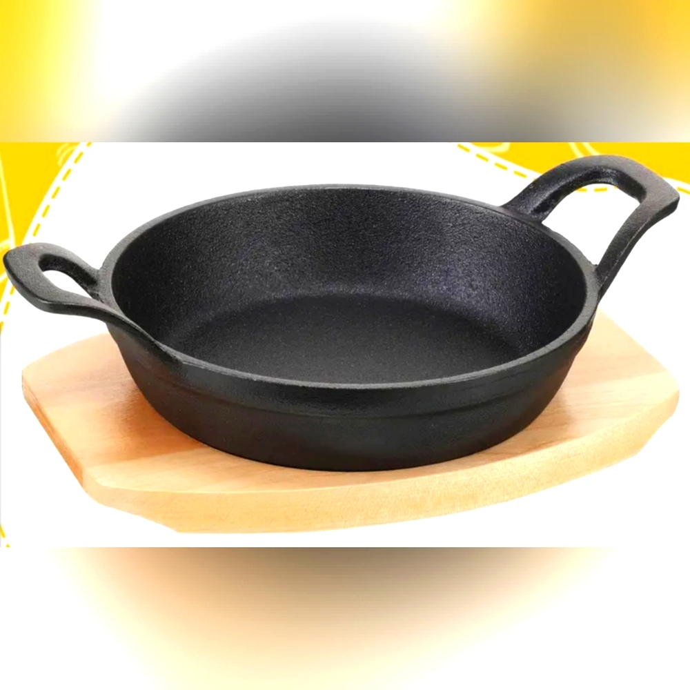 1 Double Handle Cast Iron Skillet & Wooden Tray Set - NWOB